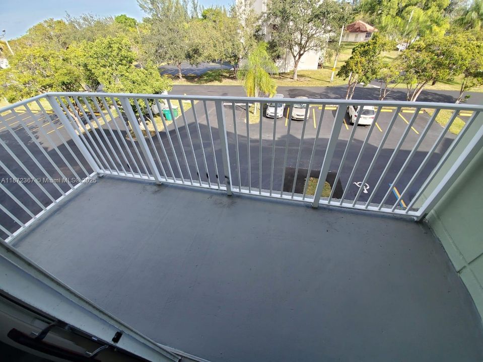 For Rent: $2,200 (2 beds, 2 baths, 980 Square Feet)