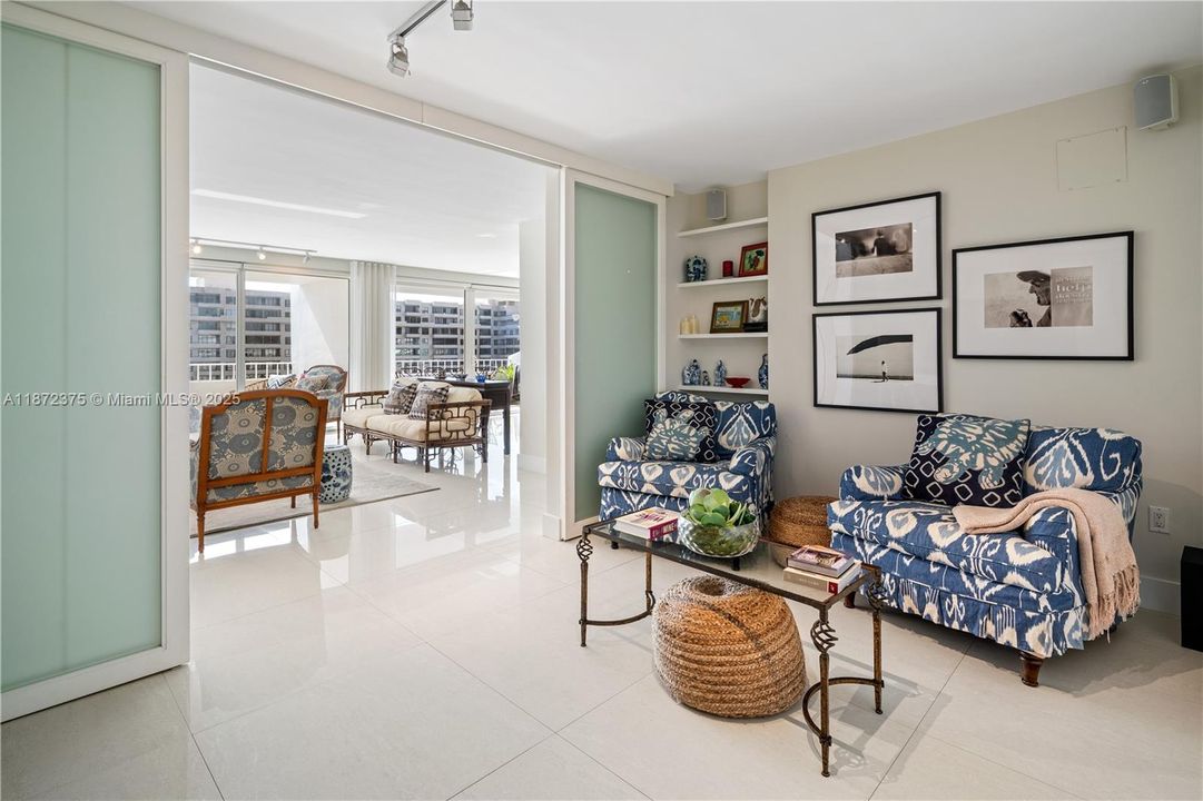 Vendido Recientemente: $2,250,000 (3 camas, 3 baños, 2155 Pies cuadrados)