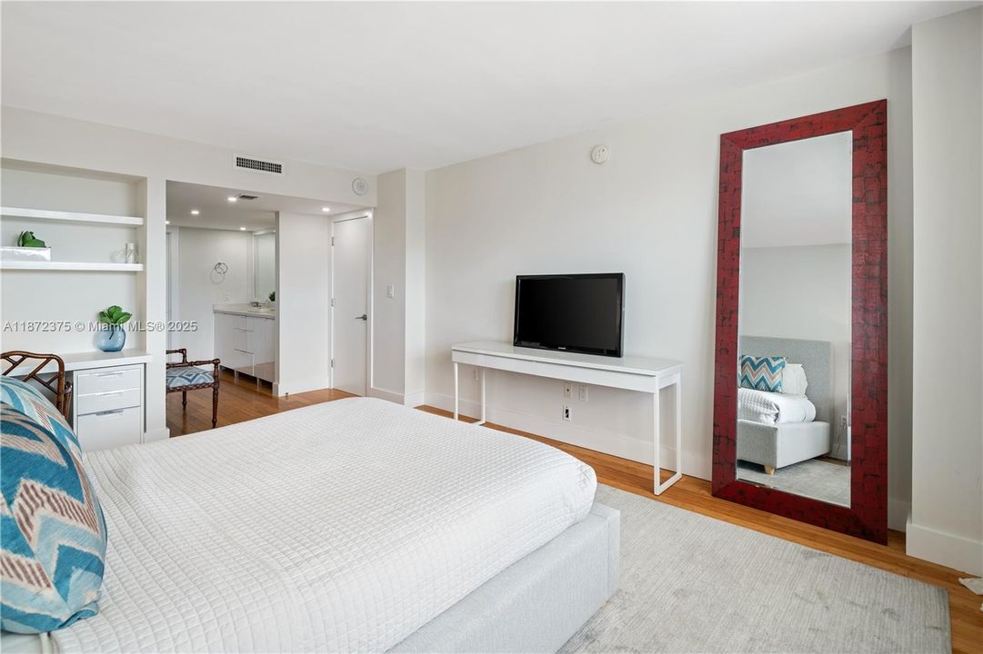 Vendido Recientemente: $2,250,000 (3 camas, 3 baños, 2155 Pies cuadrados)