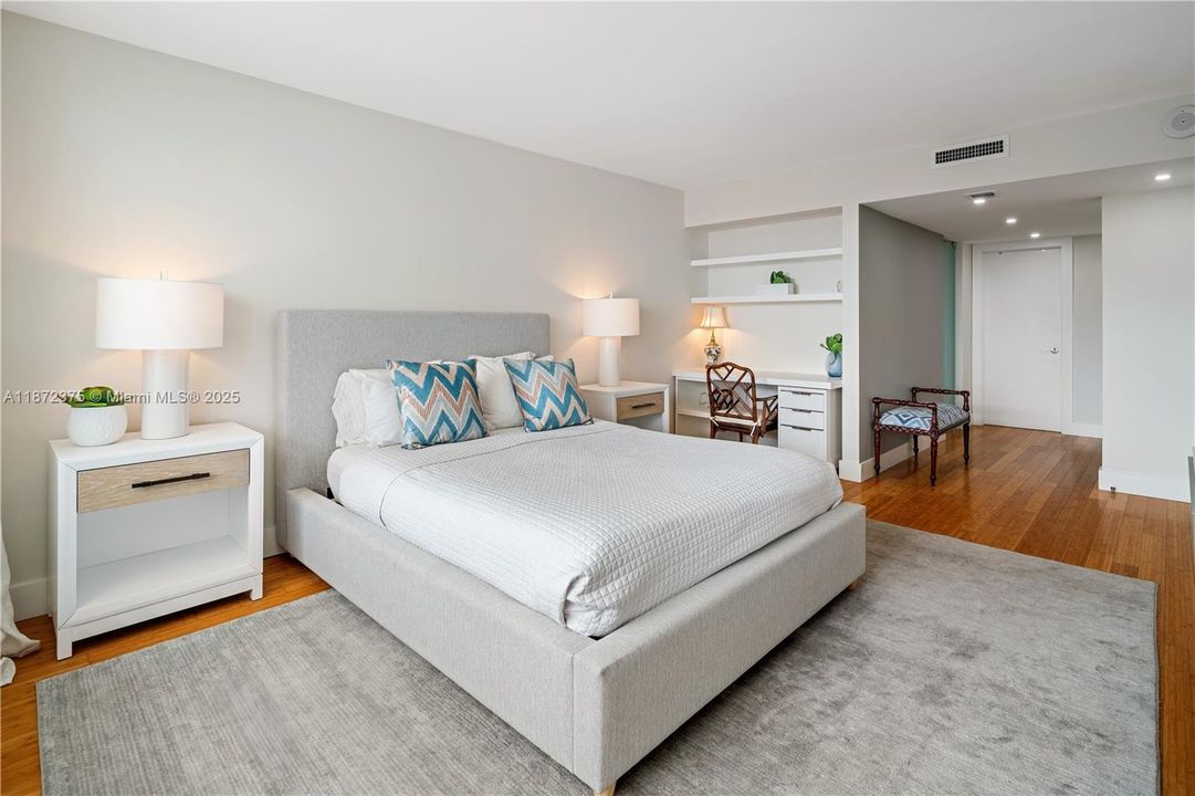 Vendido Recientemente: $2,250,000 (3 camas, 3 baños, 2155 Pies cuadrados)