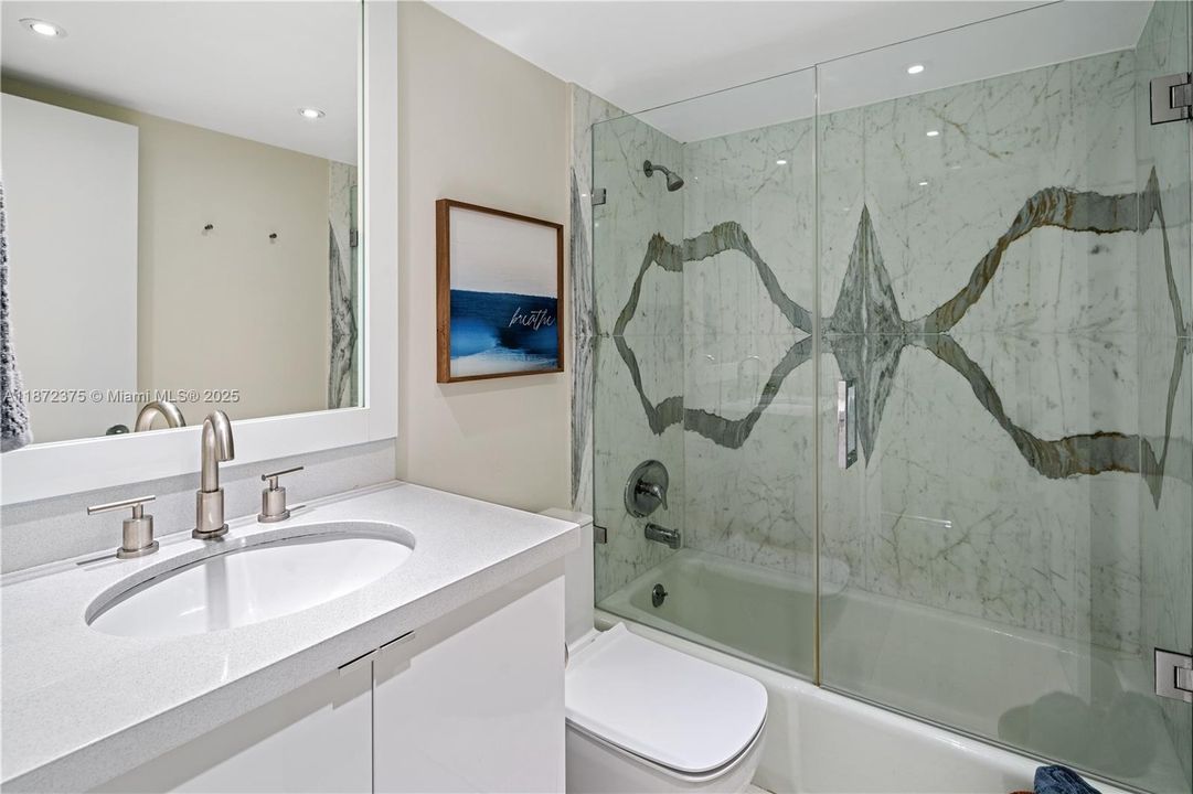 Vendido Recientemente: $2,250,000 (3 camas, 3 baños, 2155 Pies cuadrados)