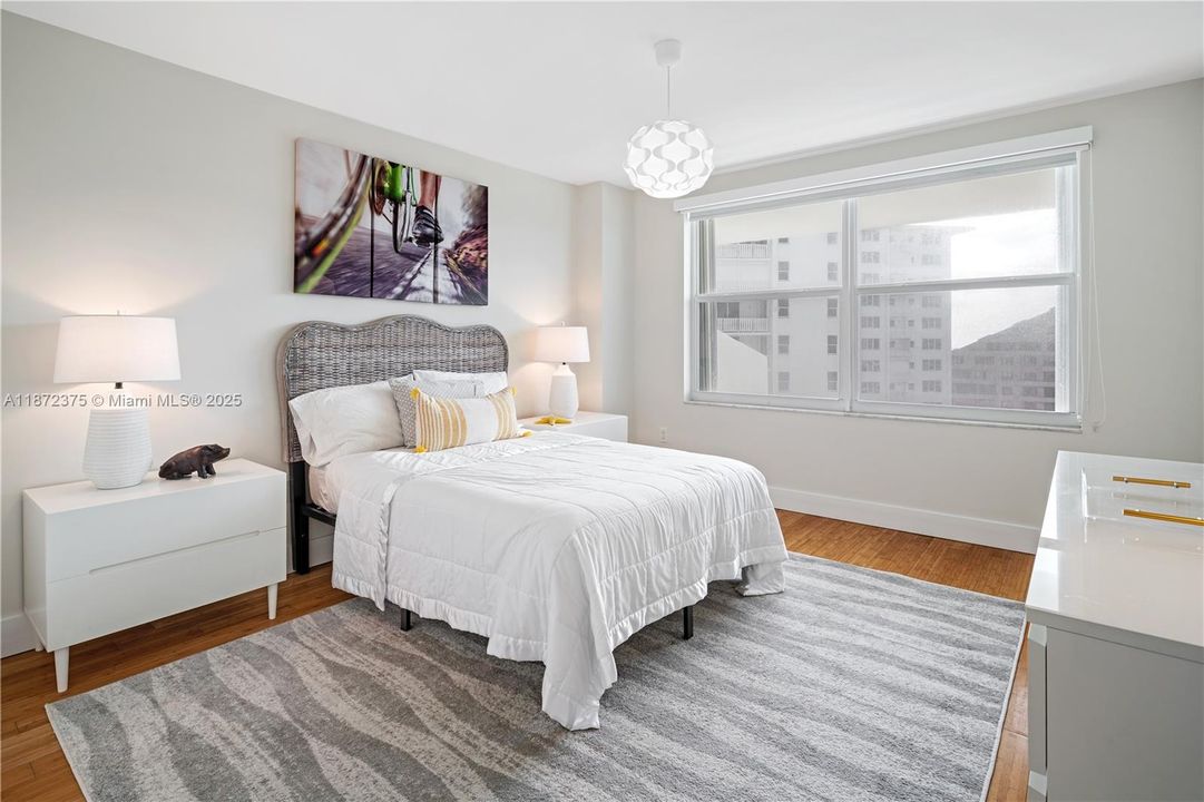 Vendido Recientemente: $2,250,000 (3 camas, 3 baños, 2155 Pies cuadrados)