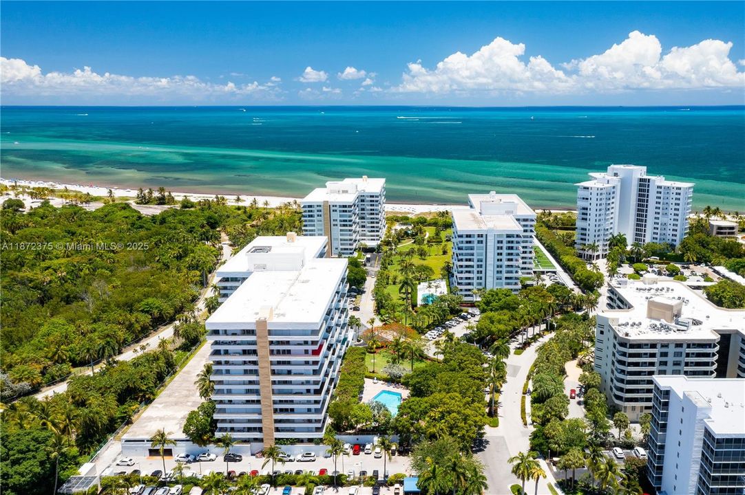 Vendido Recientemente: $2,250,000 (3 camas, 3 baños, 2155 Pies cuadrados)