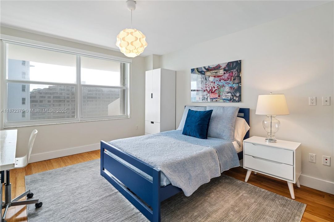 Vendido Recientemente: $2,250,000 (3 camas, 3 baños, 2155 Pies cuadrados)