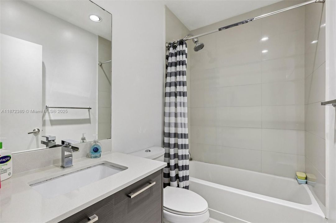 For Sale: $360,000 (3 beds, 2 baths, 1360 Square Feet)