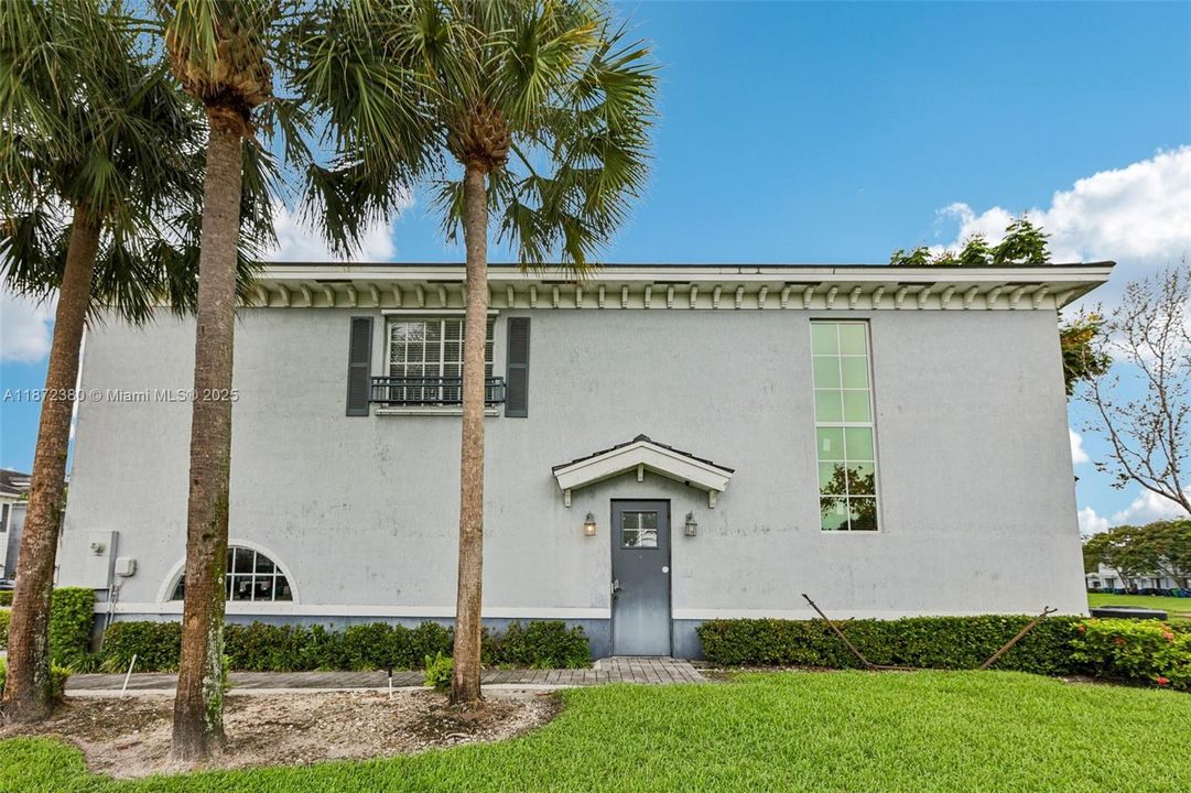 For Sale: $360,000 (3 beds, 2 baths, 1360 Square Feet)