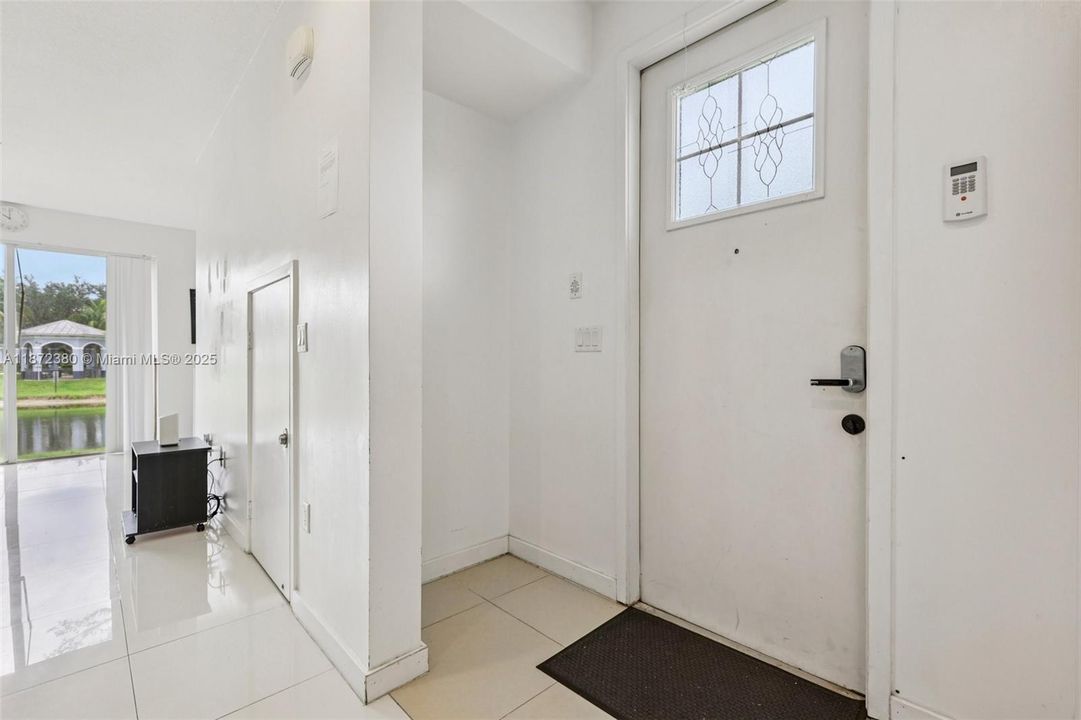 For Sale: $360,000 (3 beds, 2 baths, 1360 Square Feet)