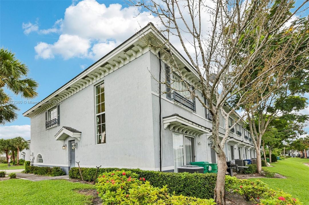 For Sale: $360,000 (3 beds, 2 baths, 1360 Square Feet)