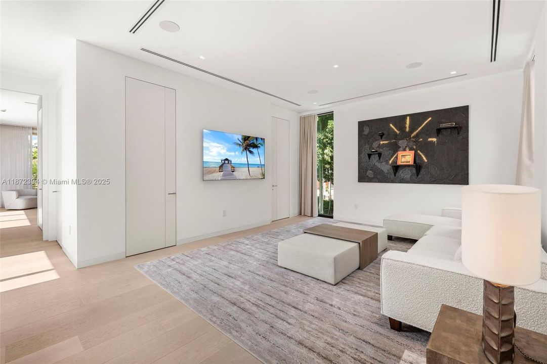 Upstairs family room/extra bedroom