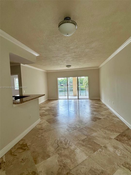 En Venta: $395,000 (3 camas, 2 baños, 1450 Pies cuadrados)