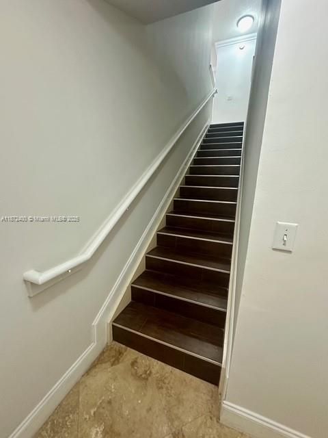 En Venta: $395,000 (3 camas, 2 baños, 1450 Pies cuadrados)