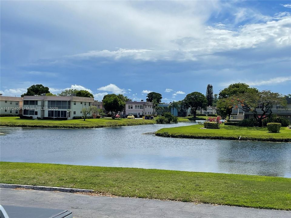 待售: $88,000 (2 贝兹, 2 浴室, 880 平方英尺)