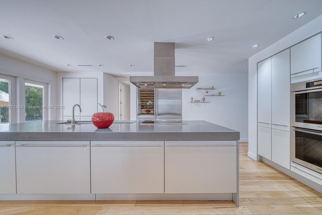 合同活跃: $14,500 (5 贝兹, 3 浴室, 3219 平方英尺)