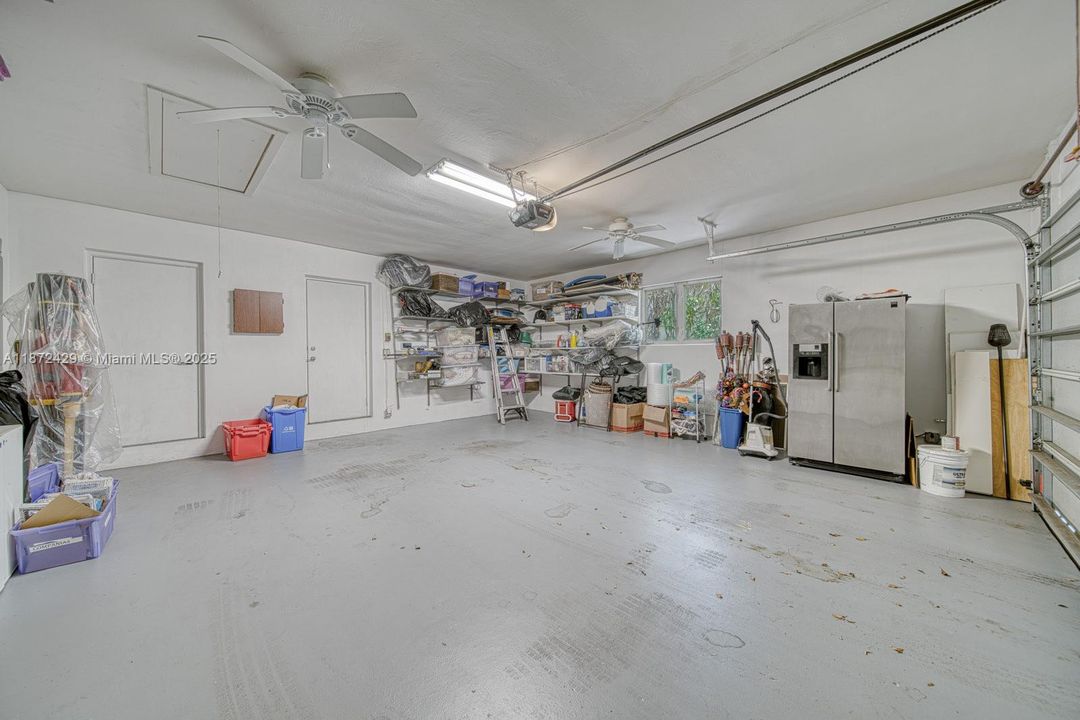 合同活跃: $14,500 (5 贝兹, 3 浴室, 3219 平方英尺)