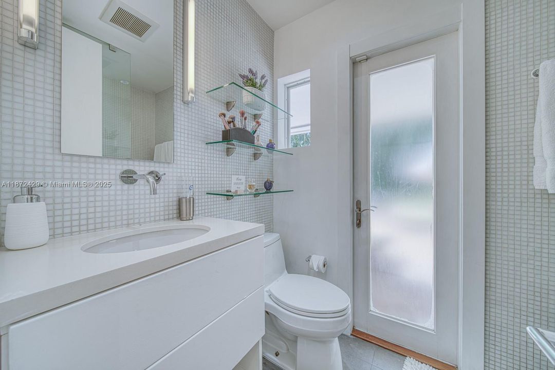 合同活跃: $14,500 (5 贝兹, 3 浴室, 3219 平方英尺)