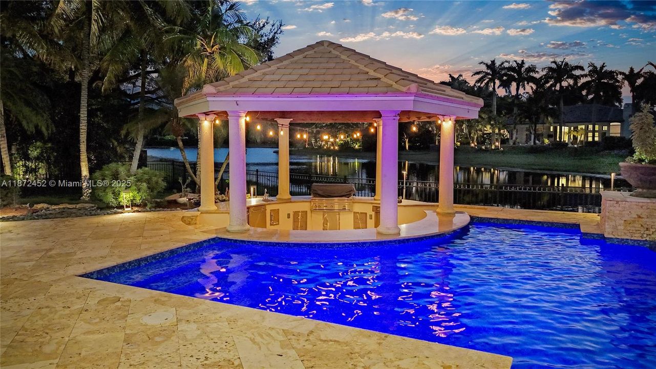 For Sale: $5,995,000 (6 beds, 8 baths, 7647 Square Feet)