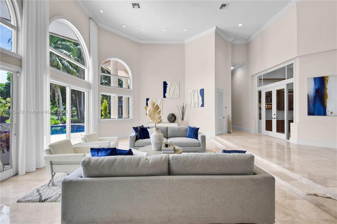 For Sale: $5,995,000 (6 beds, 8 baths, 7647 Square Feet)