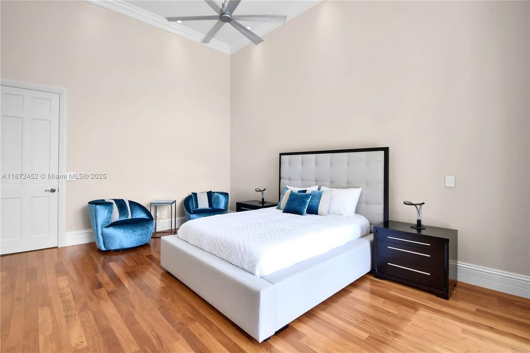 For Sale: $5,995,000 (6 beds, 8 baths, 7647 Square Feet)