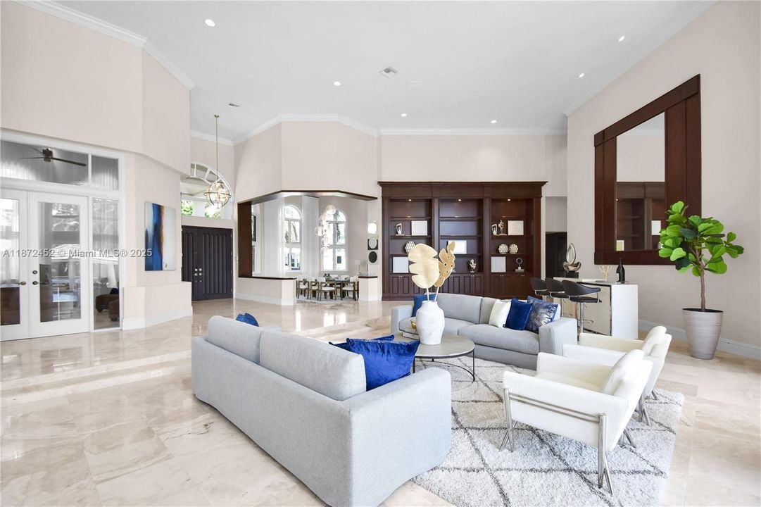 For Sale: $5,995,000 (6 beds, 8 baths, 7647 Square Feet)