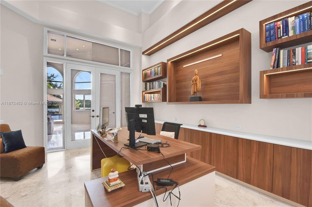 For Sale: $5,995,000 (6 beds, 8 baths, 7647 Square Feet)