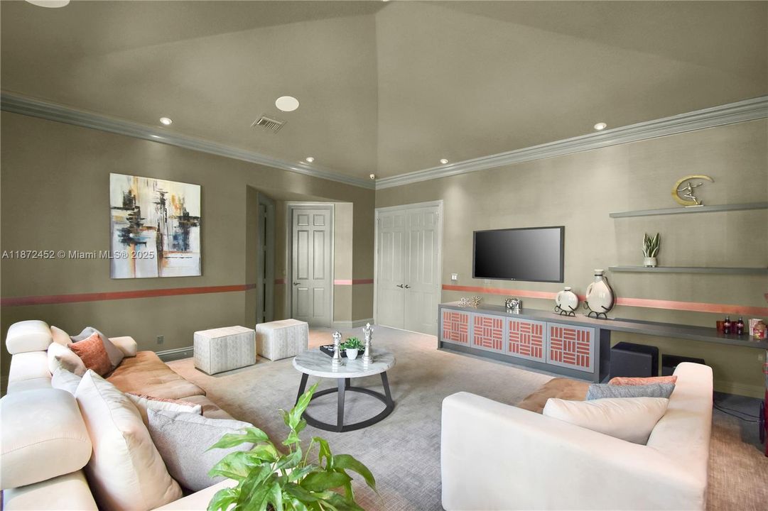 For Sale: $5,995,000 (6 beds, 8 baths, 7647 Square Feet)