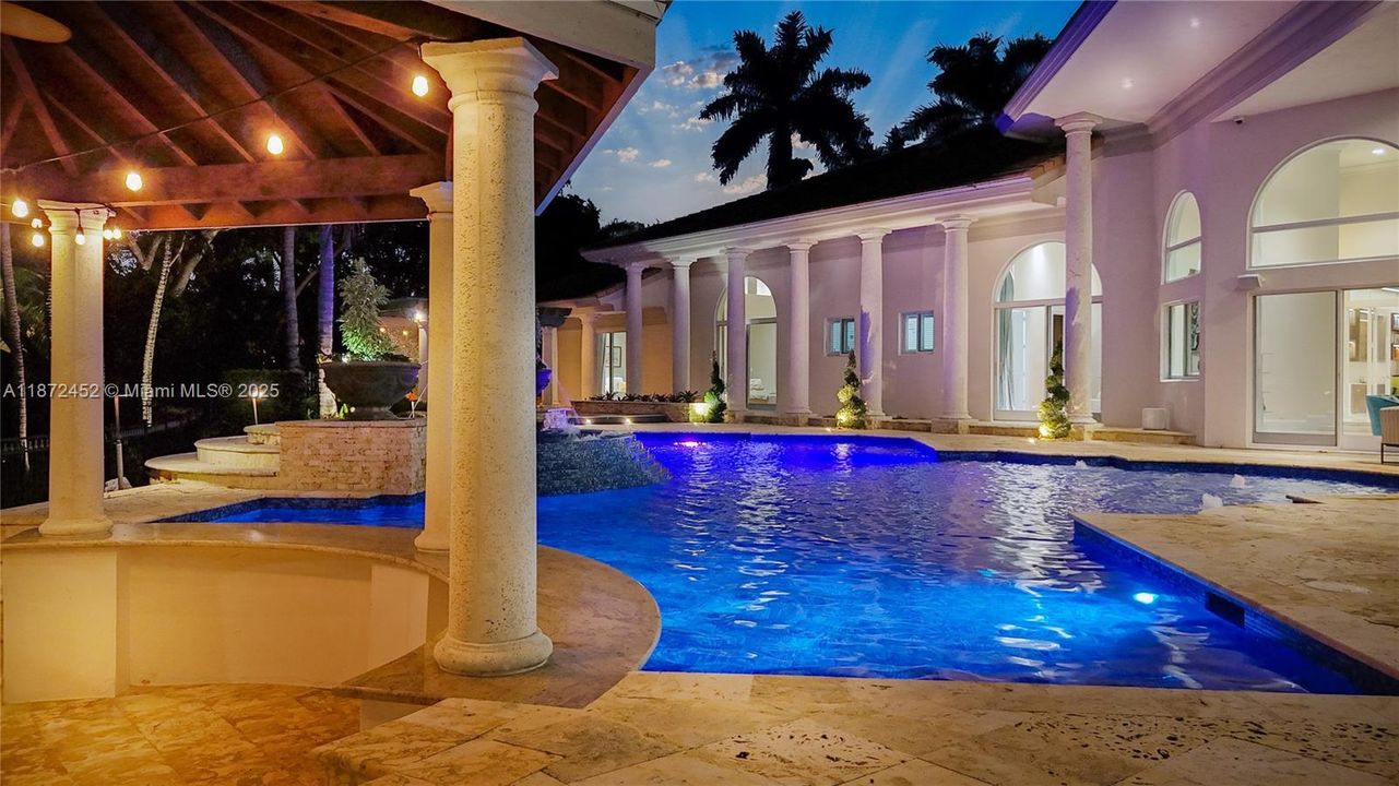 For Sale: $5,995,000 (6 beds, 8 baths, 7647 Square Feet)