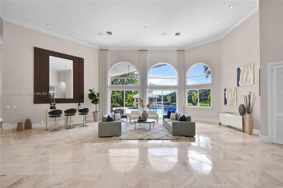For Sale: $5,995,000 (6 beds, 8 baths, 7647 Square Feet)