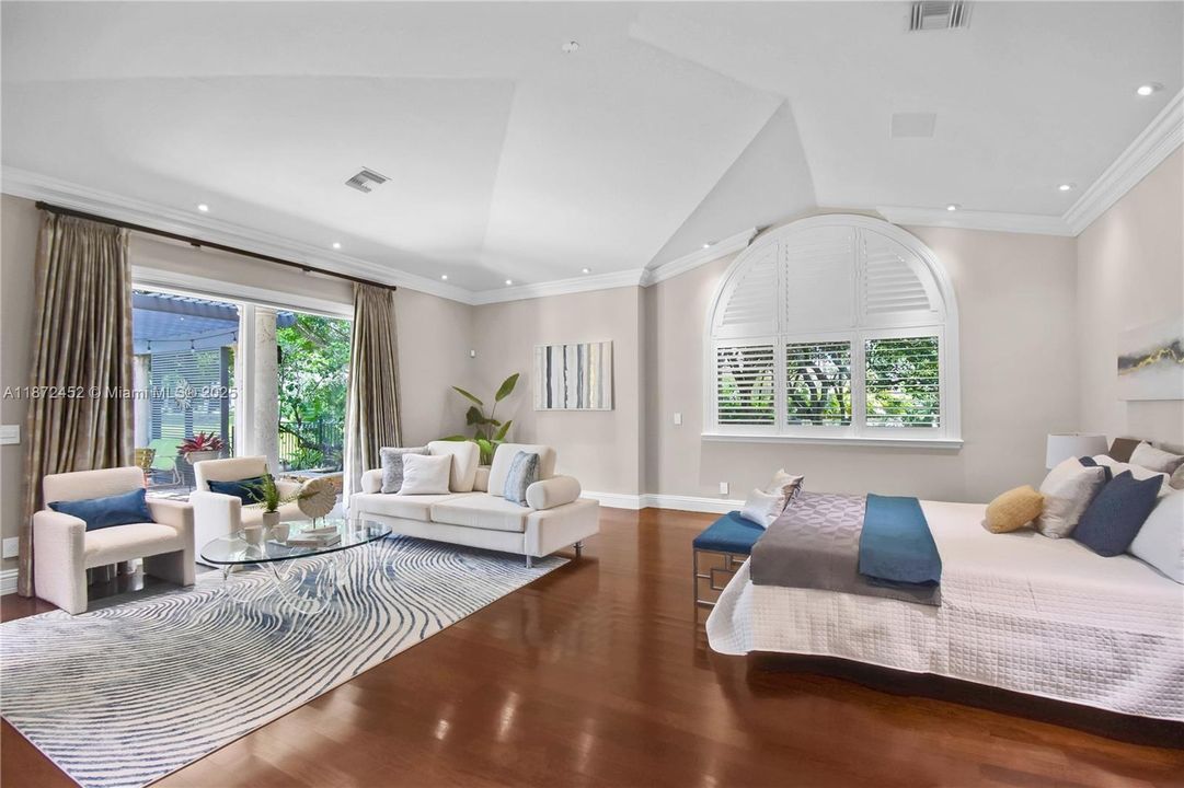 For Sale: $5,995,000 (6 beds, 8 baths, 7647 Square Feet)