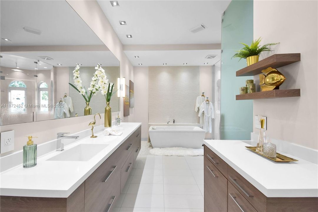 For Sale: $5,995,000 (6 beds, 8 baths, 7647 Square Feet)