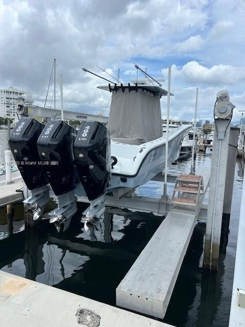 待售: $1,050,000 (0.02 acres)