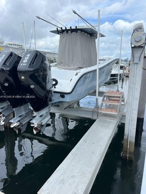 待售: $1,050,000 (0.02 acres)