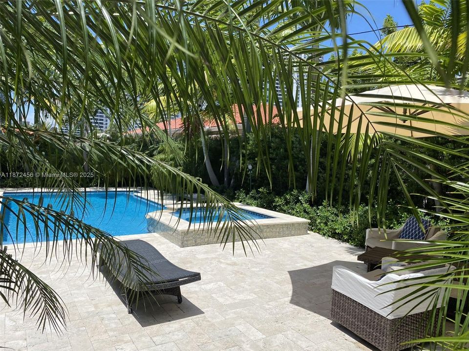 For Sale: $3,390,000 (3 beds, 3 baths, 2080 Square Feet)