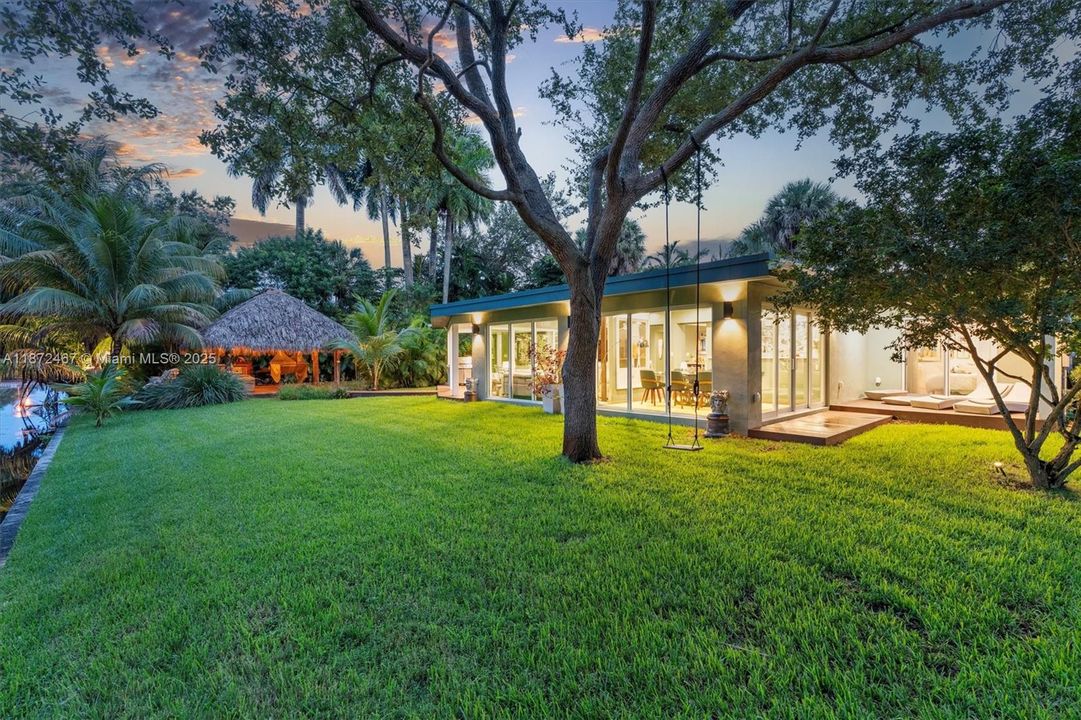 For Sale: $2,390,000 (4 beds, 4 baths, 2729 Square Feet)