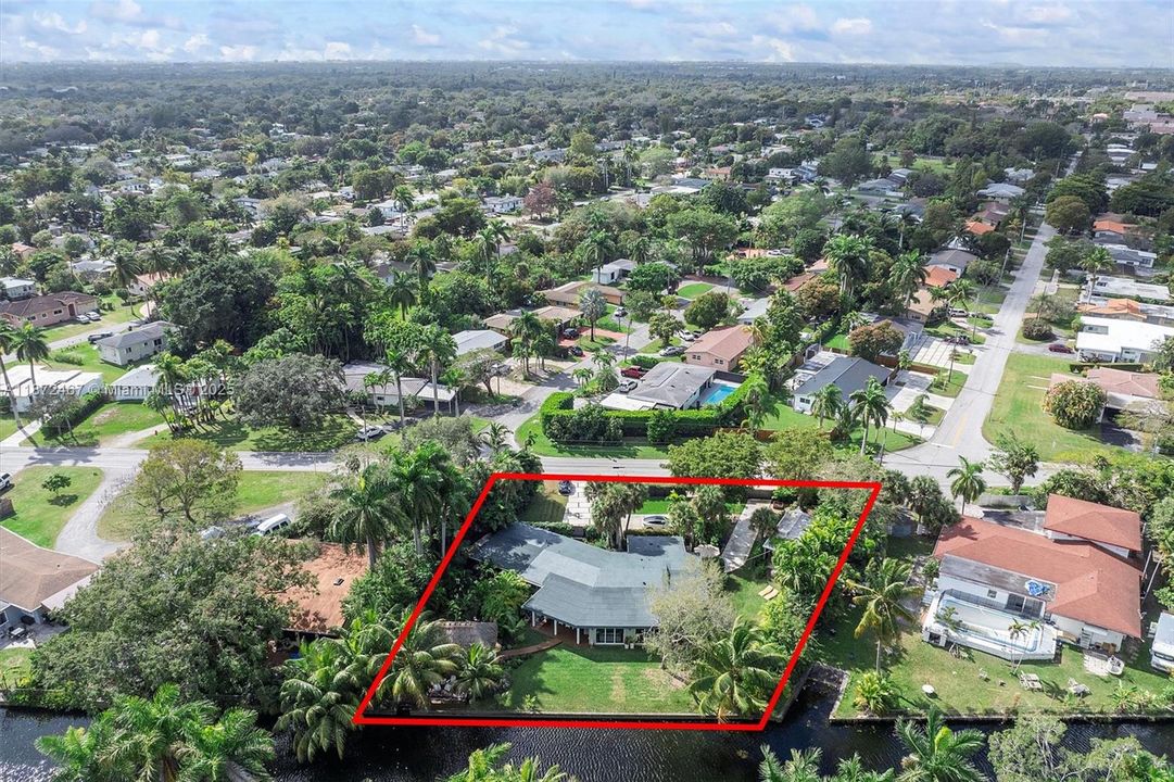 For Sale: $2,390,000 (4 beds, 4 baths, 2729 Square Feet)