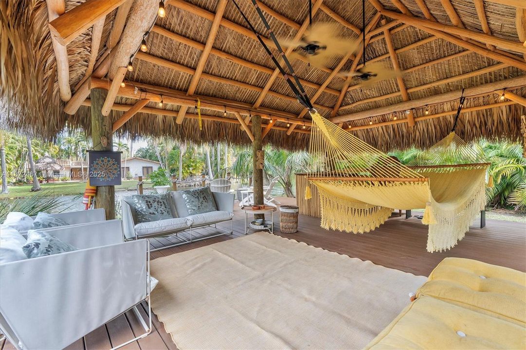 For Sale: $2,390,000 (4 beds, 4 baths, 2729 Square Feet)