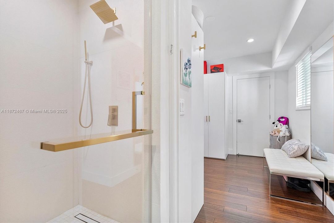 For Sale: $2,390,000 (4 beds, 4 baths, 2729 Square Feet)