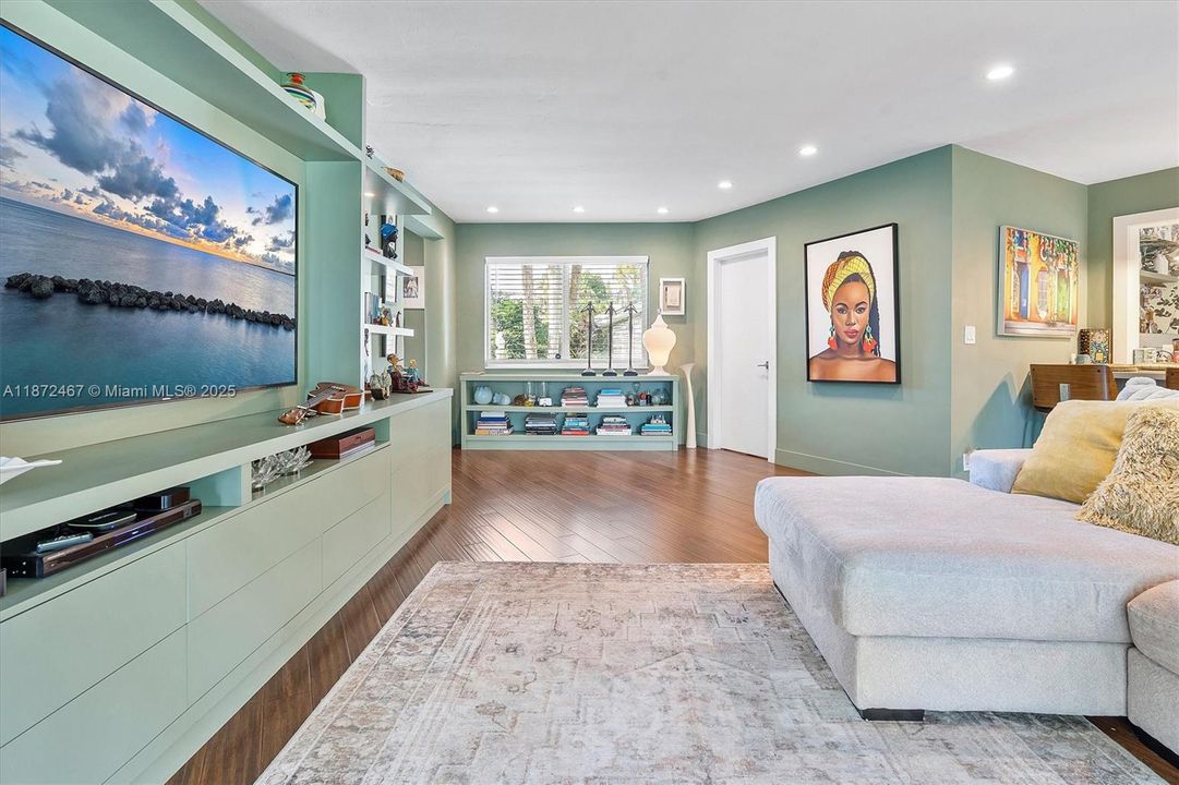 For Sale: $2,390,000 (4 beds, 4 baths, 2729 Square Feet)