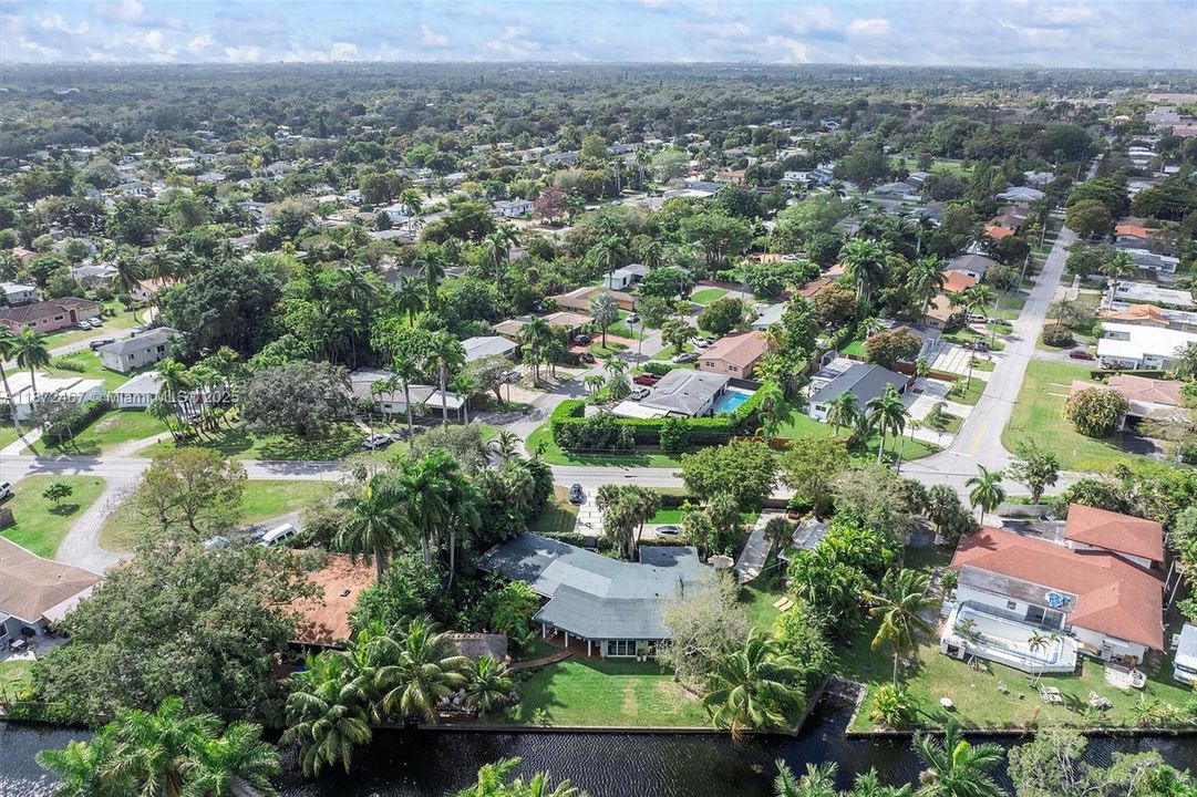 For Sale: $2,390,000 (4 beds, 4 baths, 2729 Square Feet)