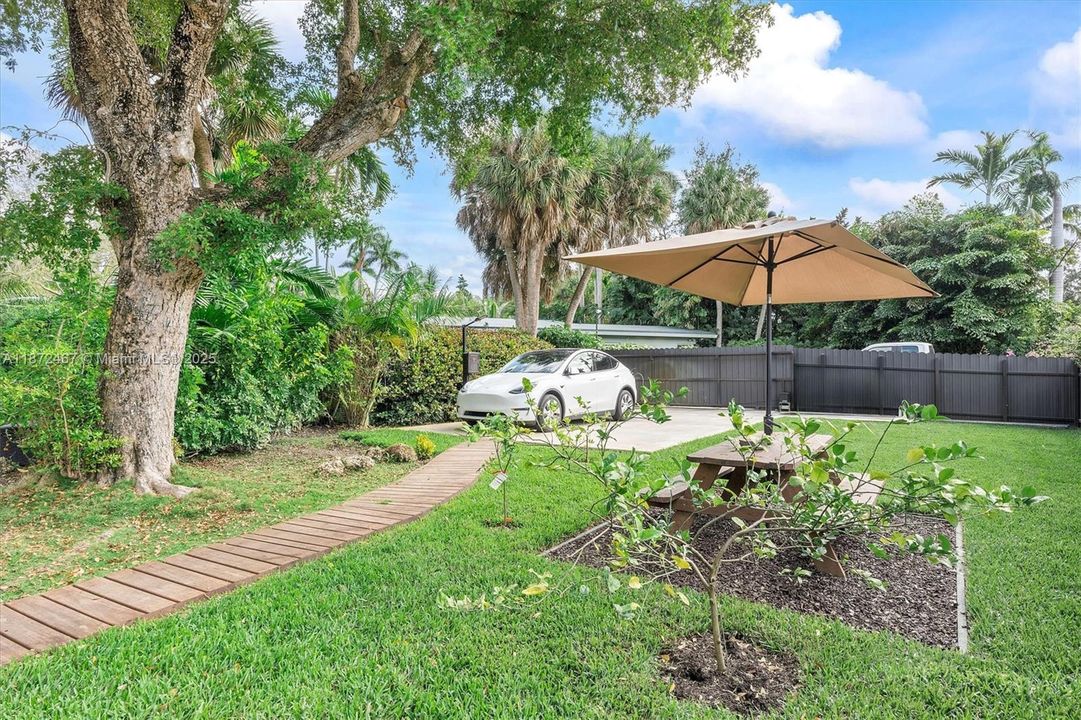 For Sale: $2,390,000 (4 beds, 4 baths, 2729 Square Feet)