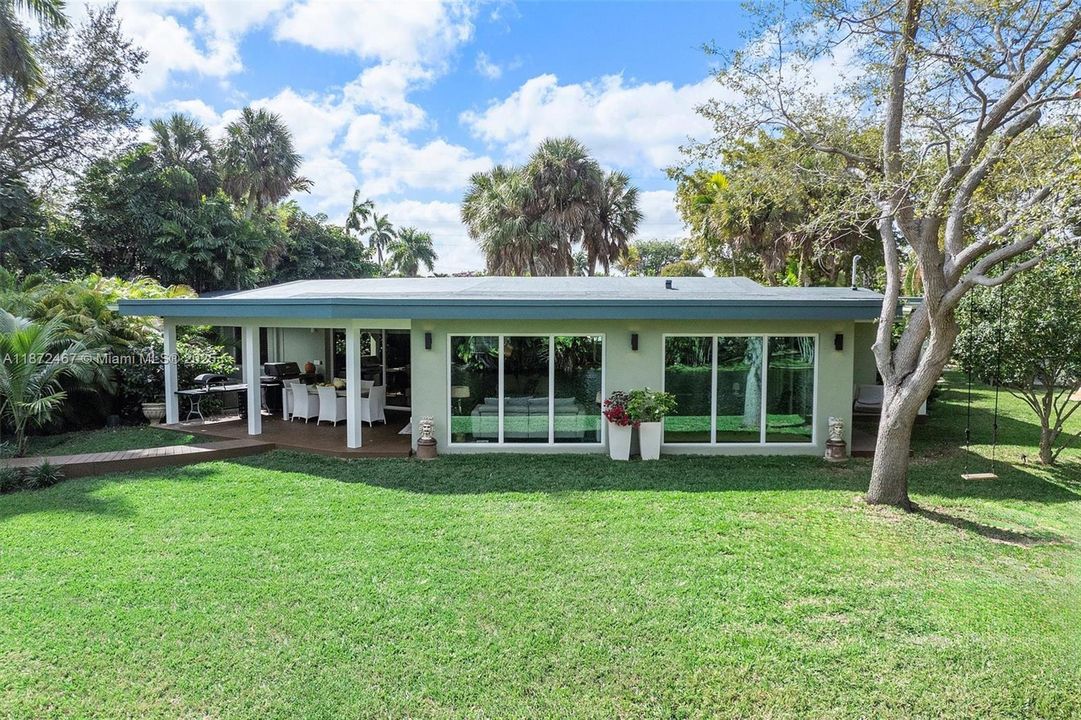 For Sale: $2,390,000 (4 beds, 4 baths, 2729 Square Feet)