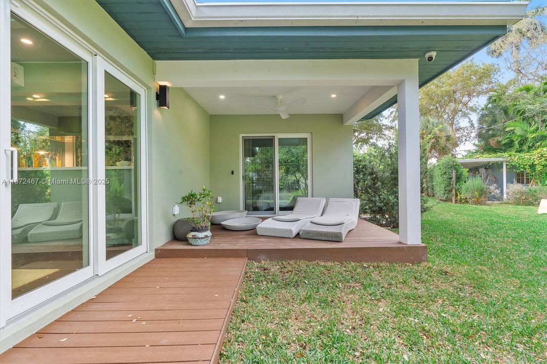 For Sale: $2,390,000 (4 beds, 4 baths, 2729 Square Feet)