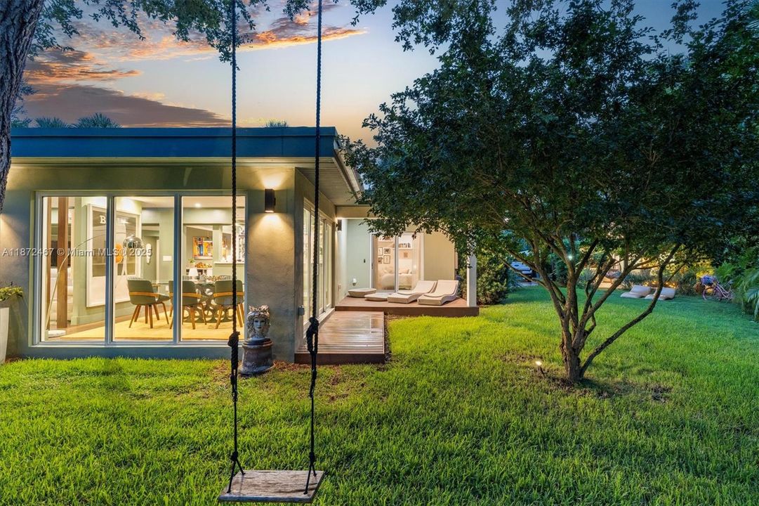 For Sale: $2,390,000 (4 beds, 4 baths, 2729 Square Feet)