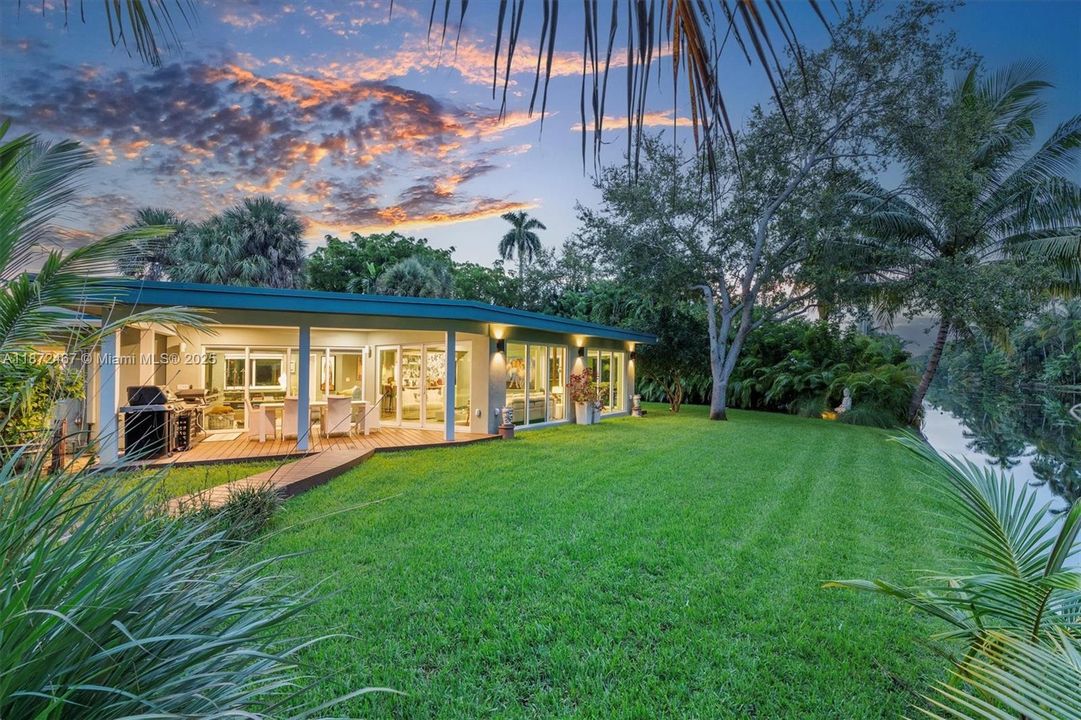 For Sale: $2,390,000 (4 beds, 4 baths, 2729 Square Feet)