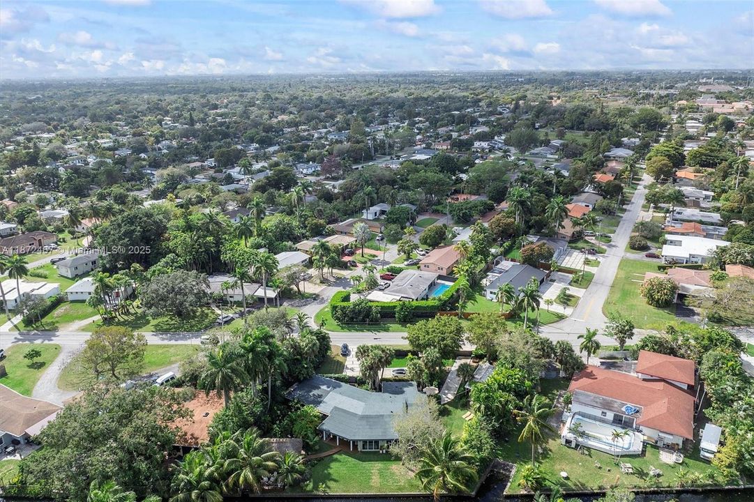 For Sale: $2,390,000 (4 beds, 4 baths, 2729 Square Feet)