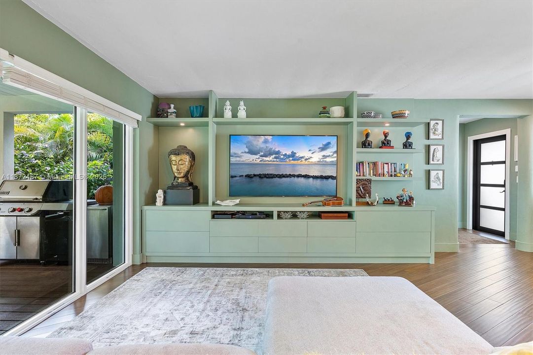 For Sale: $2,390,000 (4 beds, 4 baths, 2729 Square Feet)