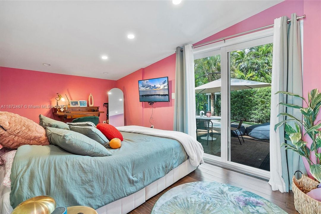 For Sale: $2,390,000 (4 beds, 4 baths, 2729 Square Feet)