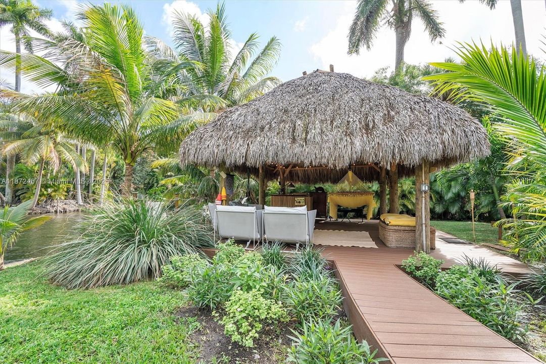 For Sale: $2,390,000 (4 beds, 4 baths, 2729 Square Feet)