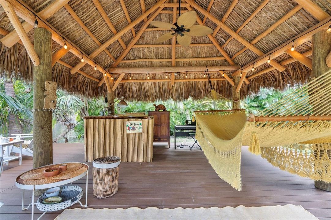 For Sale: $2,390,000 (4 beds, 4 baths, 2729 Square Feet)