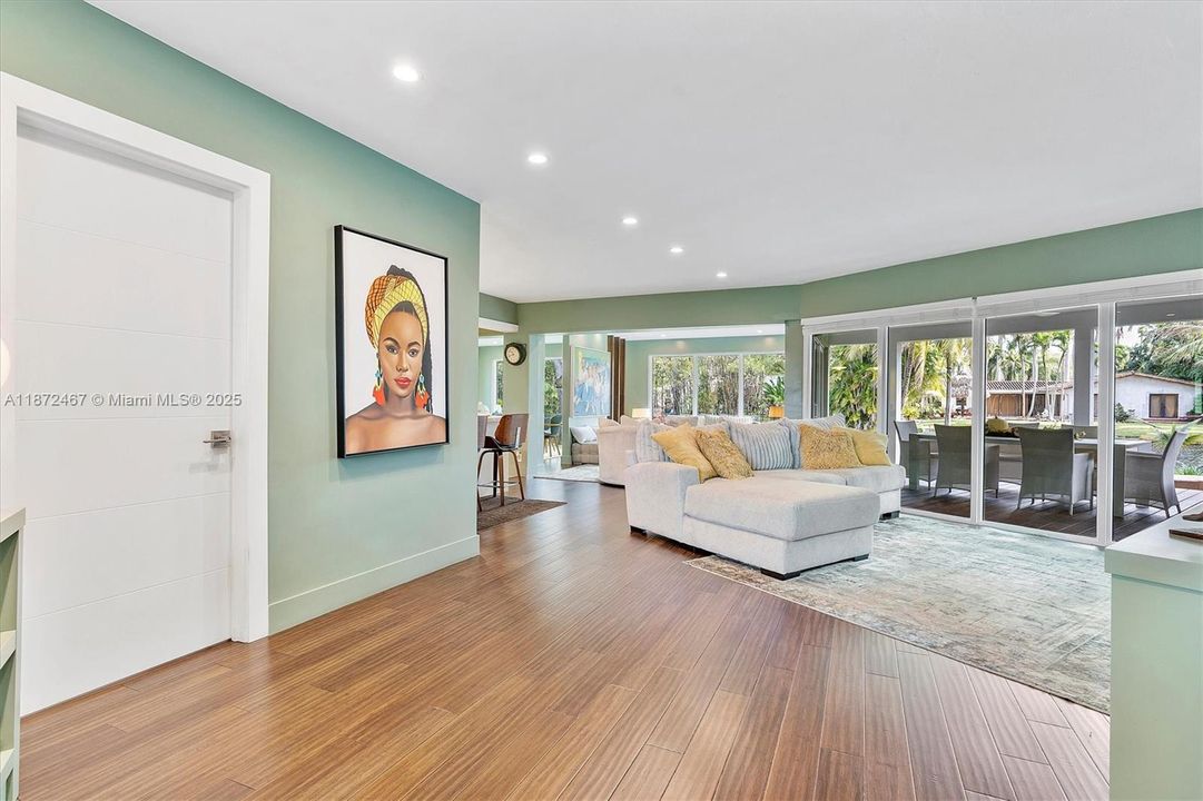 For Sale: $2,390,000 (4 beds, 4 baths, 2729 Square Feet)