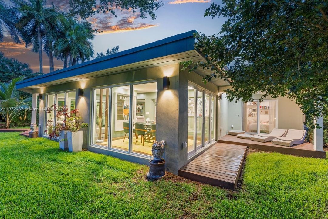 For Sale: $2,390,000 (4 beds, 4 baths, 2729 Square Feet)